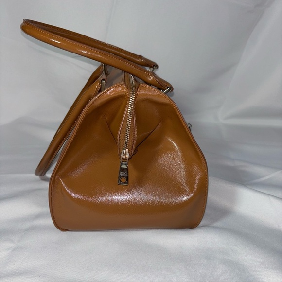 DKNY Women’s Carmel Saffiano Leather Doctor Satchel Bag - Picture 4 of 12